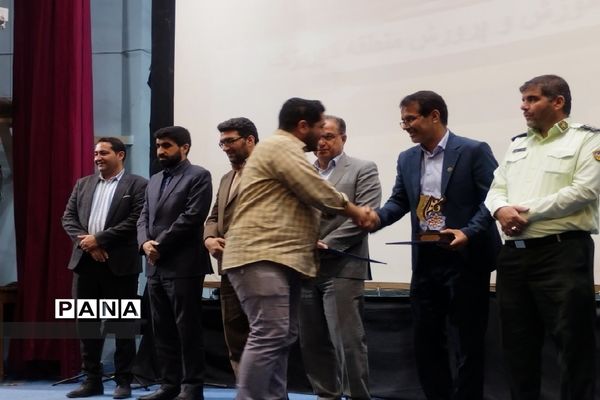 تقدیر معلمان و مدیران برتر کهریزک