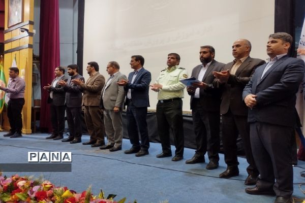 تقدیر معلمان و مدیران برتر کهریزک