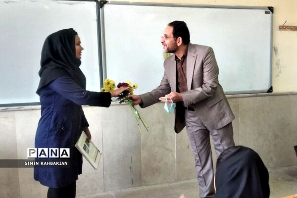 بازدید مدیرکل شهرستان‌های استان‌تهران از مدارس خیام و آفرینش شهرستان پردیس