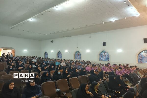 تقدیر از معلمان نمونه استانی و منطقه‌ای شهرستان بهبهان