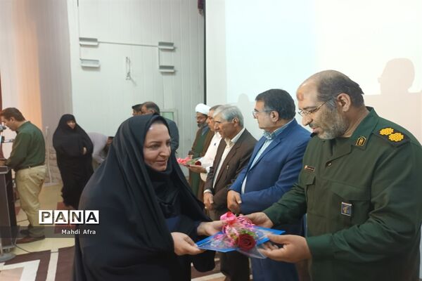 تقدیر از معلمان نمونه استانی و منطقه‌ای شهرستان بهبهان