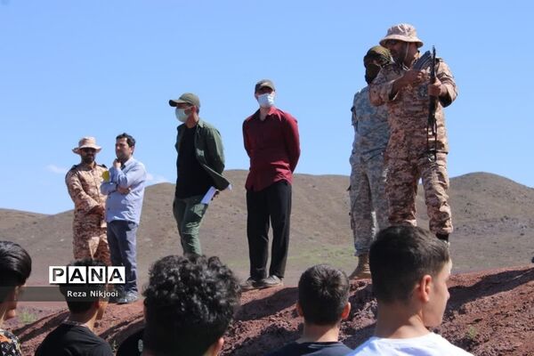 درس آمادگی دفاعی دانش‌آموزان بهارستانی را به میدان تیر کشاند
