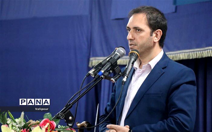 معلمین امانت پیوند با رسالت رسولان را بر دوش می‌کشند