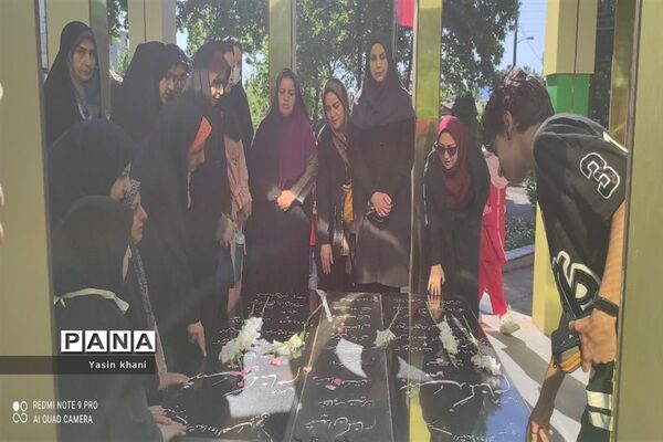 بزرگداشت هفته مقام معلم همایش پیاده‌روی فرهنگیان شهرستان عباس‌آباد