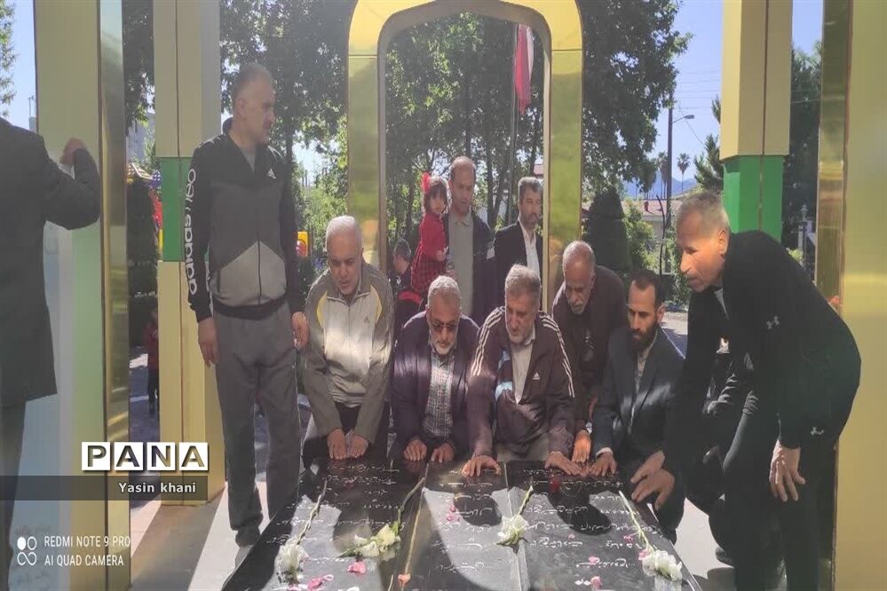 بزرگداشت هفته مقام معلم همایش پیاده‌روی فرهنگیان شهرستان عباس‌آباد