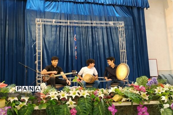 مراسم تجلیل از معاونان پرورشی در شهرستان شاهین‌شهر
