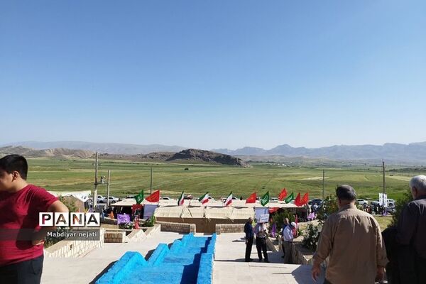 دانش‌آموزان پسر رودهن در اردوی راهیان نور یادمان عملیات مرصاد