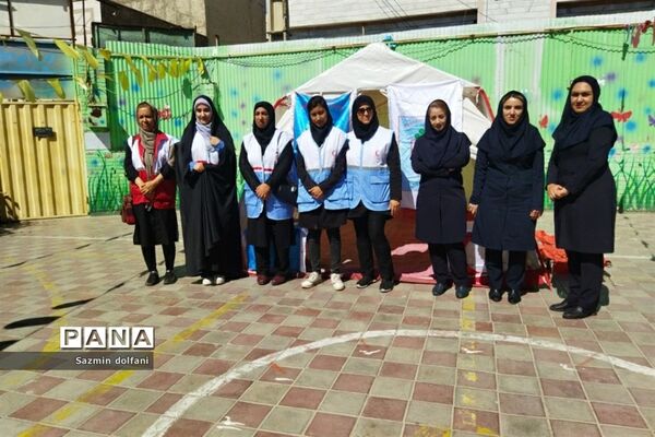 برگزاری مانور و زلزله در مدرسه غیردولتی عطر دانش شهرستان قرچک