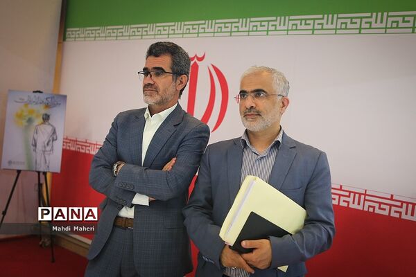 بازدید شورای معاونان وزارت آموزش و پرورش از نمایشگاه روایت میدان