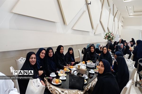 گرامیداشت مقام معلم در سیمرغ