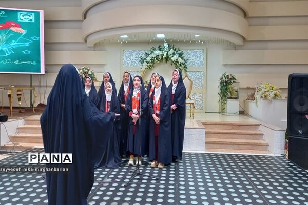 گرامیداشت مقام معلم در سیمرغ