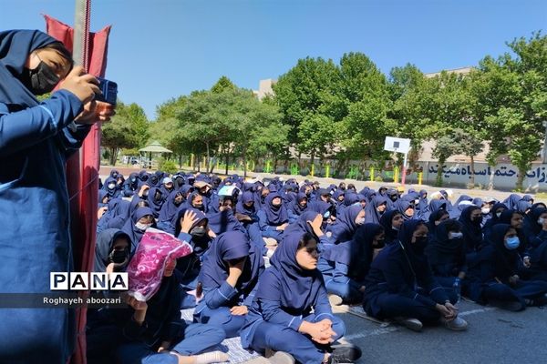 جشن هفته معلم در دبیرستان عصمت صفادشت