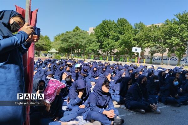 جشن هفته معلم در دبیرستان عصمت صفادشت