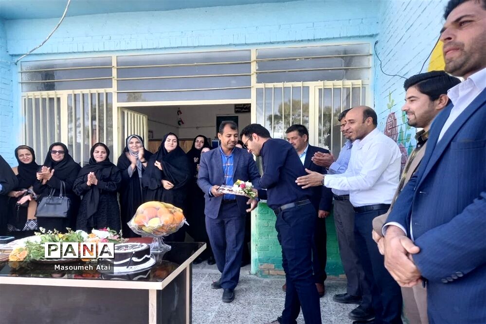 بزرگداشت مقام معلم در دبیرستان کیان خاتم