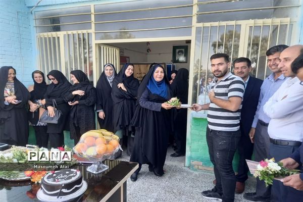 بزرگداشت مقام معلم در دبیرستان کیان خاتم