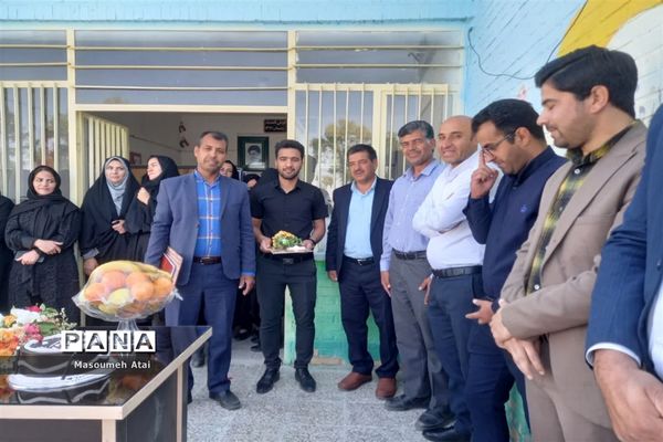 بزرگداشت مقام معلم در دبیرستان کیان خاتم