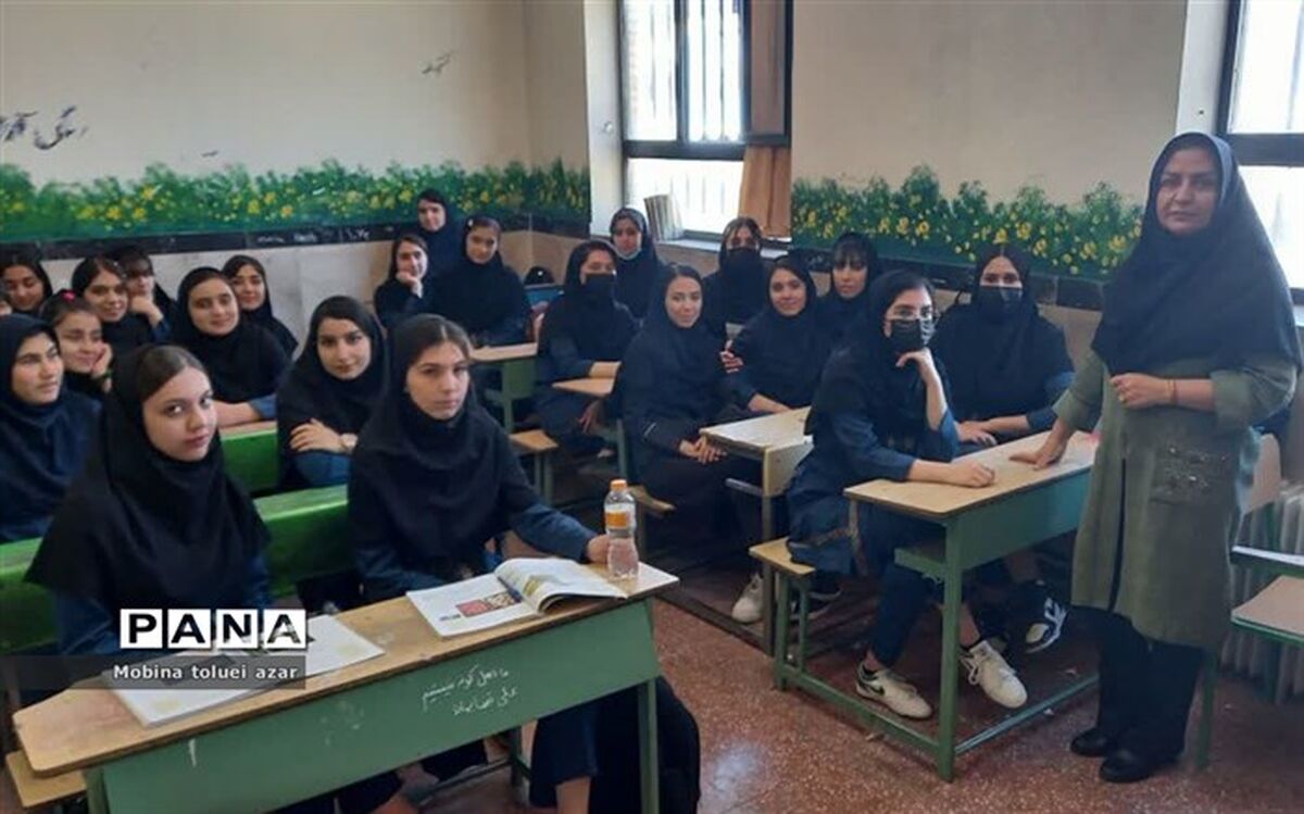 برقراری ارتباط با دانش‌آموزان، مهم‌ترین اصل در تدریس است