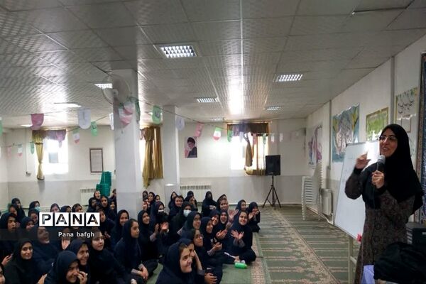 برپایی نشست بصیرتی در مدرسه نمونه دولتی فردوس بافق