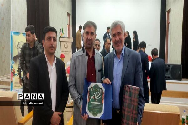 آیین تقدیر از معلمان نمونه شهرستان دشت آزادگان با حضور معاون حقوقی و امور مجلس وزارت آموزش و پرورش