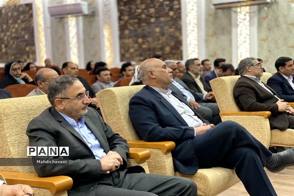 آیین تقدیر از معلمان نمونه شهرستان دشت آزادگان با حضور معاون حقوقی و امور مجلس وزارت آموزش و پرورش