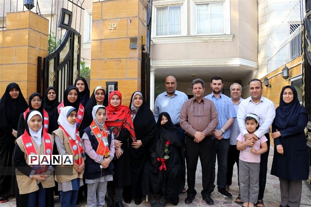 تقدیر و تجلیل از معلم نمونه استان خراسان رضوی