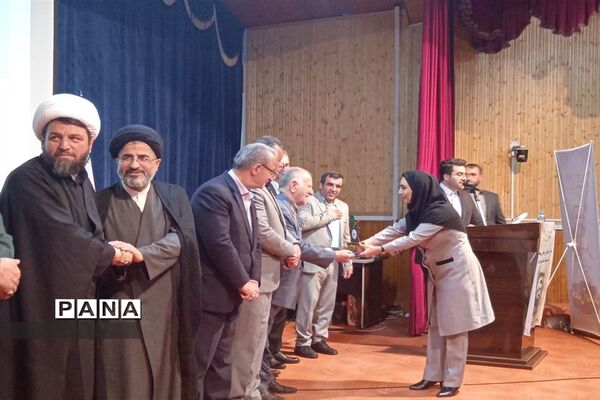 آیین بزرگداشت مقام معلم در محمودآباد