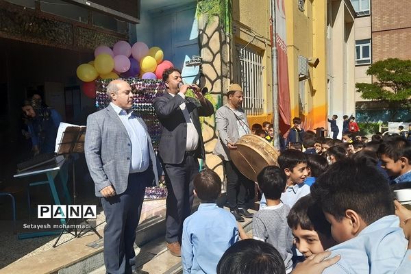 جشن گرامیداشت مقام معلم در مدارس رودهن