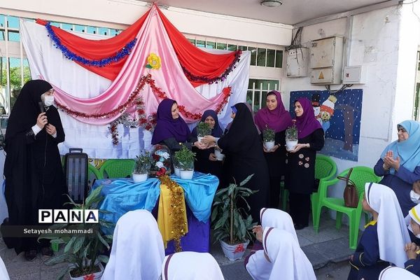 جشن گرامیداشت مقام معلم در مدارس رودهن