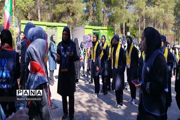 بازدید رئیس سازمان دانش‌آموزی فارس از اردوی تشکیلاتی دانش‌آموزان پیشتاز ناحیه چهار
