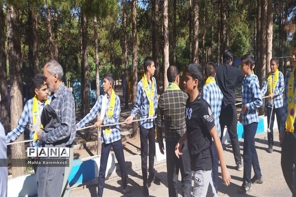بازدید رئیس سازمان دانش‌آموزی فارس از اردوی تشکیلاتی دانش‌آموزان پیشتاز ناحیه چهار