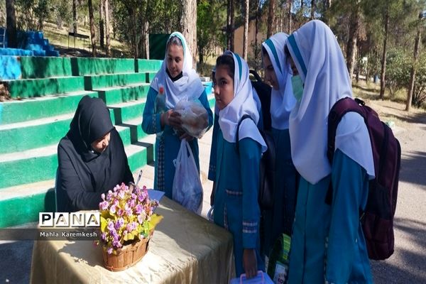 بازدید رئیس سازمان دانش‌آموزی فارس از اردوی تشکیلاتی دانش‌آموزان پیشتاز ناحیه چهار