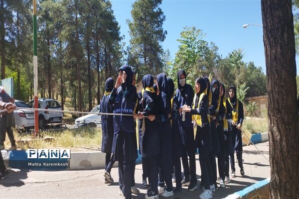 بازدید رئیس سازمان دانش‌آموزی فارس از اردوی تشکیلاتی دانش‌آموزان پیشتاز ناحیه چهار