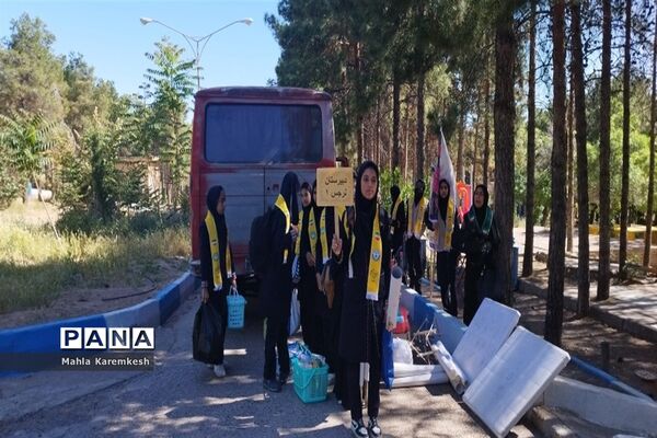 بازدید رئیس سازمان دانش‌آموزی فارس از اردوی تشکیلاتی دانش‌آموزان پیشتاز ناحیه چهار