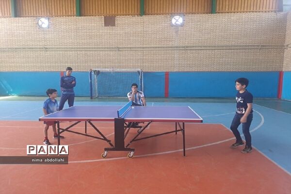 مسابقات تنیس روی میز پسران به‌مناسبت هفته معلم در کهریزک