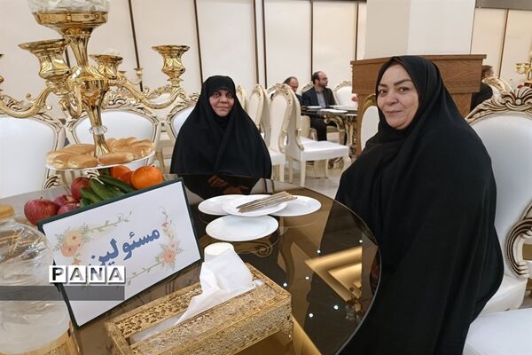 آیین تجلیل از معلمان نمونه شهرستان ملارد