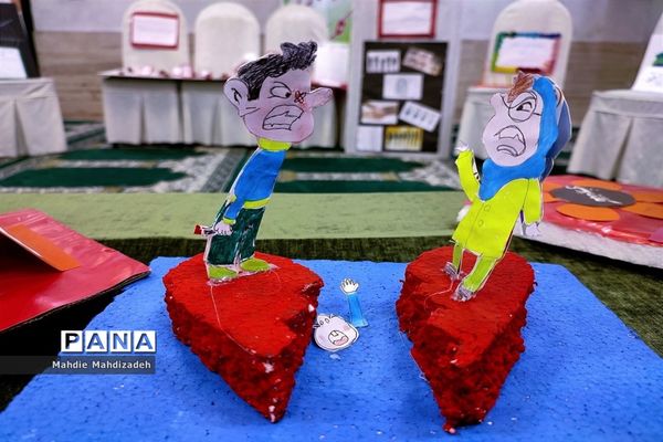 نمایشگاه دست‌سازه‌های مرتبط با قرآن در دبیرستان شهید قویدل