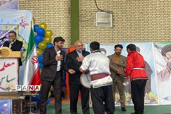 برگزاری جشن بزرگداشت هفته مقام معلم در شهرستان مانه و سملقان