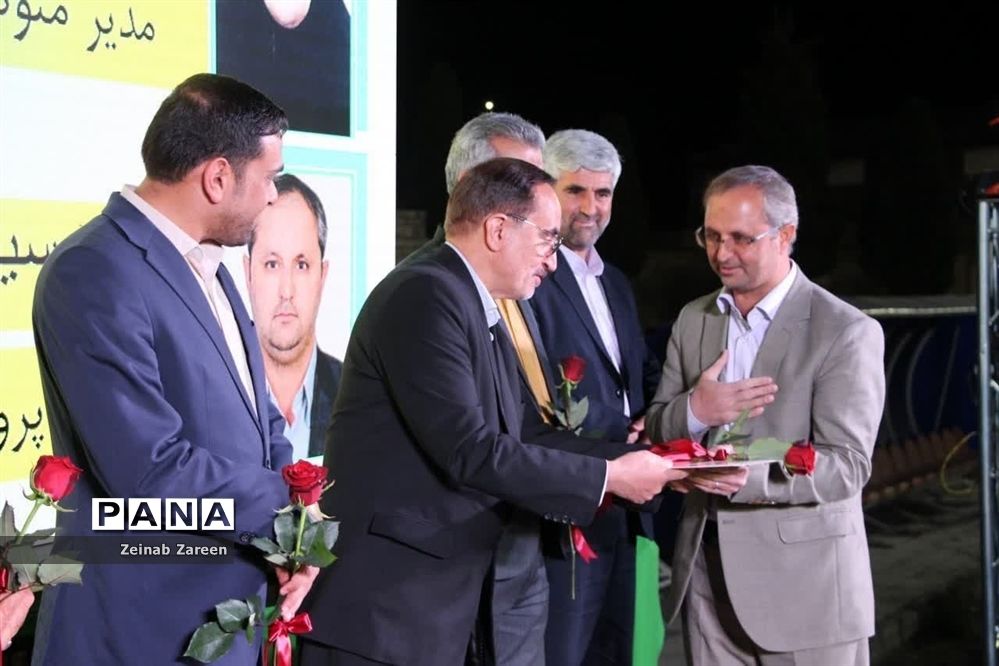 همایش بزرگداشت مقام معلم در شهرستان مهریز