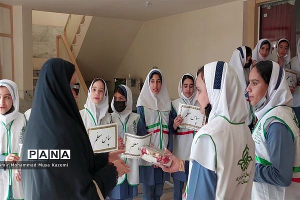 تجلیل از فرهنگیان بازنشسته شهرستان نایین