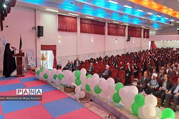 تجلیل از فرهنگیان بازنشسته شهرستان نایین