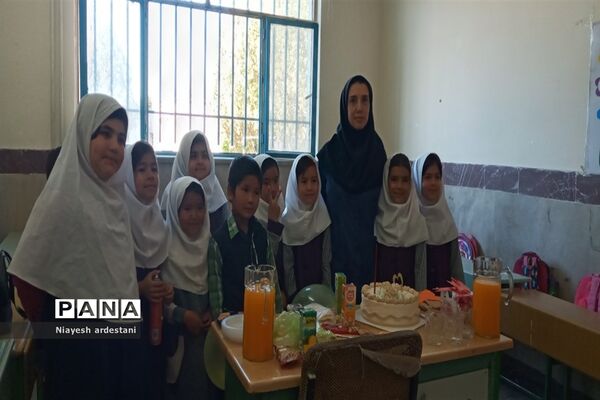 مراسم تجلیل و گرامیداشت مقام معلم در دبستان حافظ بخش جوادآباد
