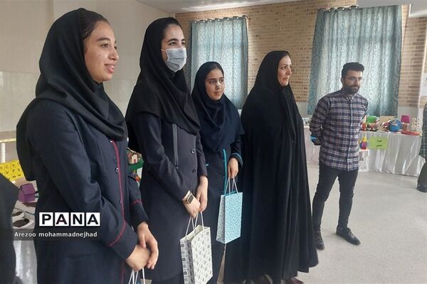 تجلیل از دانش‌آموزان پژوهشسرای باقرالعلوم قرچک