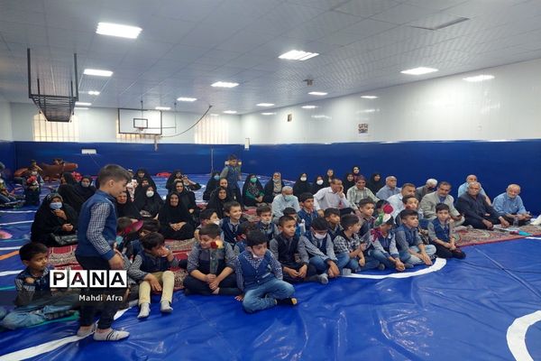 برگزاری مراسم تجلیل و قدردانی از پدر بزرگ‌ها و مادر‌بزرگ‌های دبستان شهید عدالت