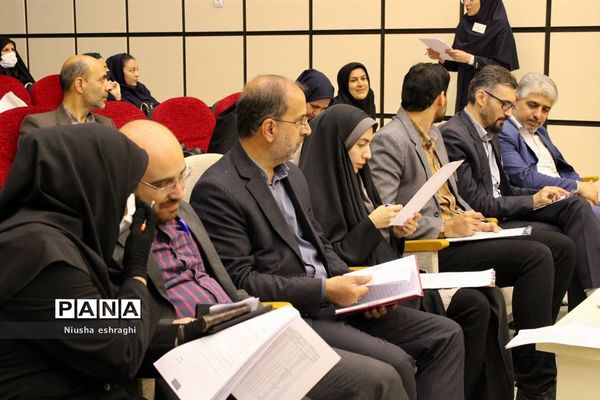 اختتامیه مسابقات مناظره دانش‌آموزی استان مرکزی