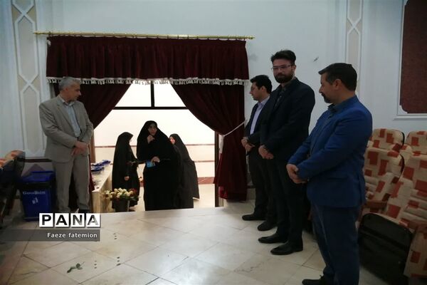 بزرگداشت مقام معلم در آموزش و پرورش ناحیه یک یزد