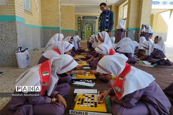 کارگاه آموزشی بازی‌های فکری در دبستان دخترانه حاج یدالله پسران ناحیه یک یزد