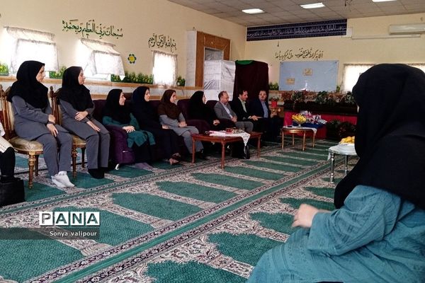 بازدید مدیرکل امور مالیاتی شرق استان تهران از دبستان دخترانه شهید کلانتری بهارستان‌۲