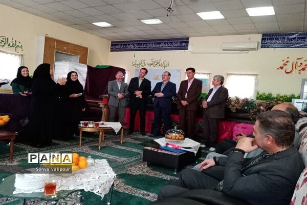 بازدید مدیرکل امور مالیاتی شرق استان تهران از دبستان دخترانه شهید کلانتری بهارستان‌۲