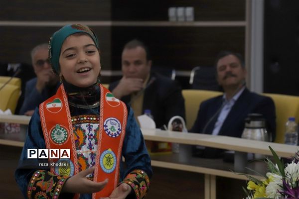 تجلیل ازمعلمان پیشکسوت در باشگاه فرهنگیان تبریز