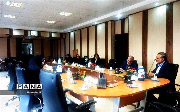 درساعات پرورشی باید به به موضوع حجاب وعفاف پرداخت